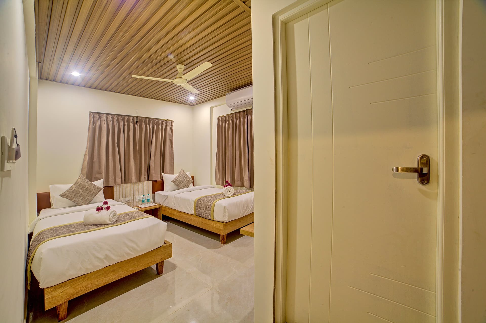 STANDARD TWIN ROOM photo 1